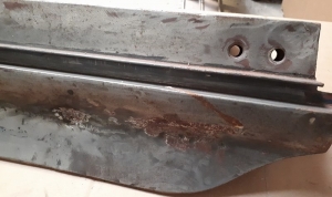 211813175B_3 Split Screen Rear Valance (Apron