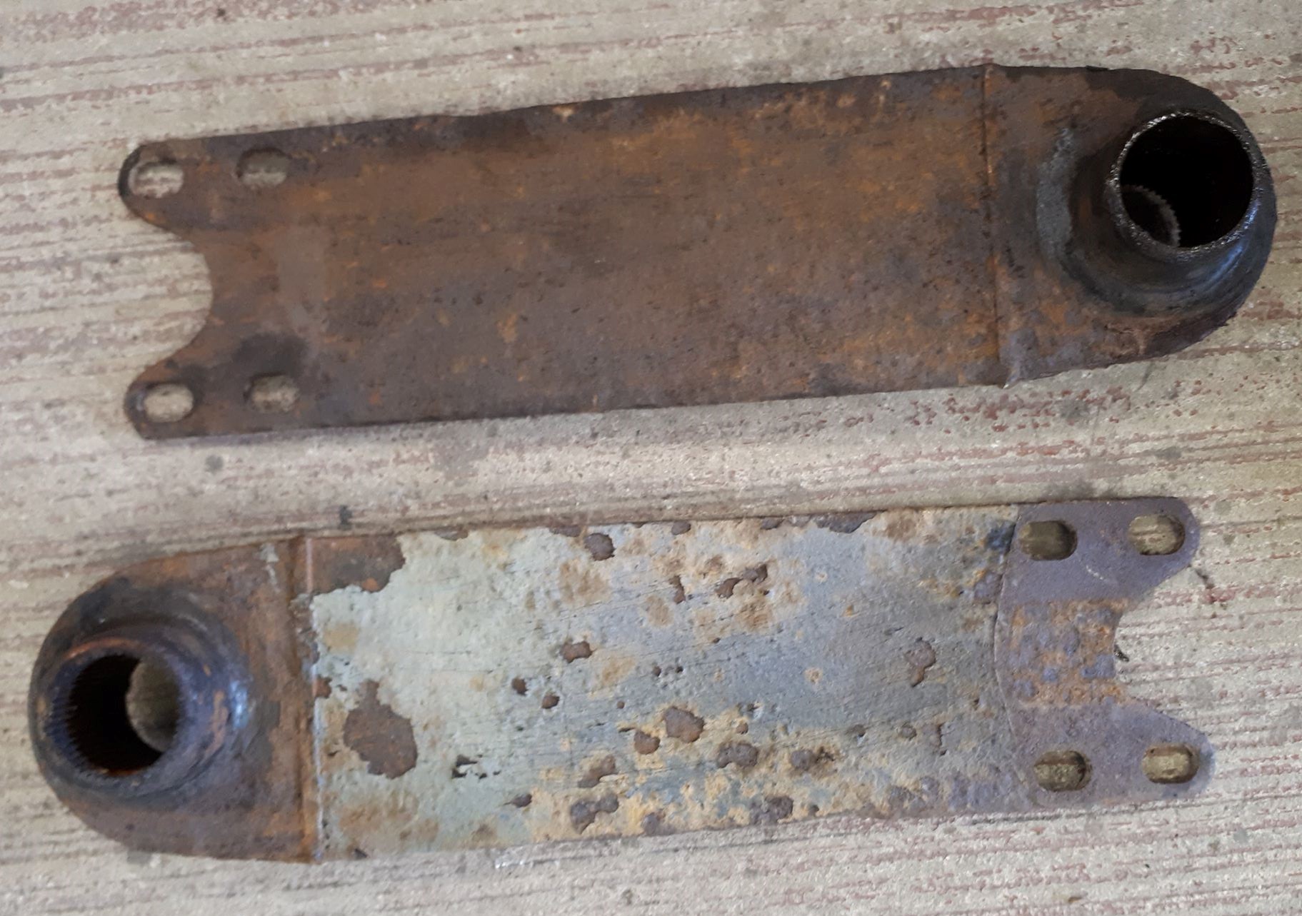 Rear Spring Plates VW Bay Window - South West VWs