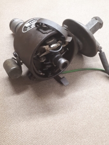 Genuine Bosch VJU4BR8 Distributor